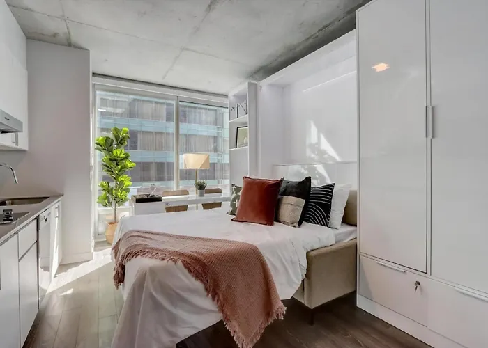 Apartment Boulevard Highrise Stu Sky Pool Parking Gym 33 *
